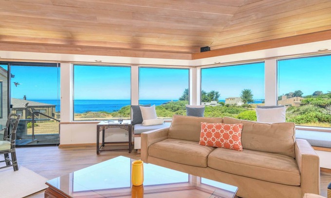 Sea Ranch House | 2BR + Loft w/Ocean Views, EV Charging + BBQ Grill!