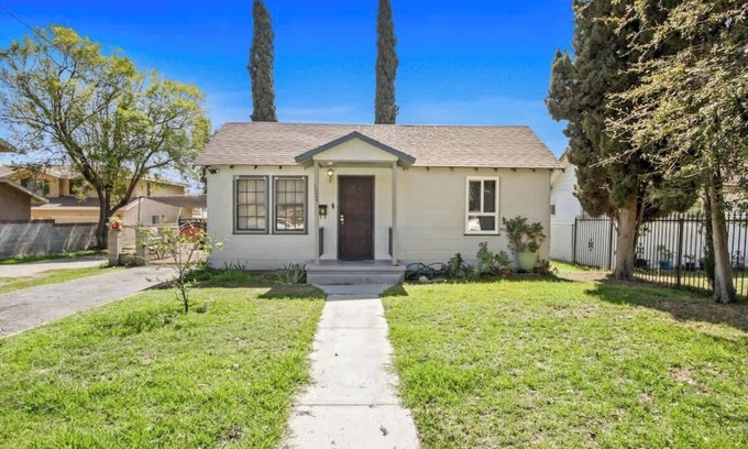 Ontario House | 2BR Pet-Friendly Home # RV FREE