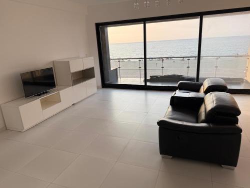 Luanda Apartment | 2BR Seaview escape at Luandas new marginal