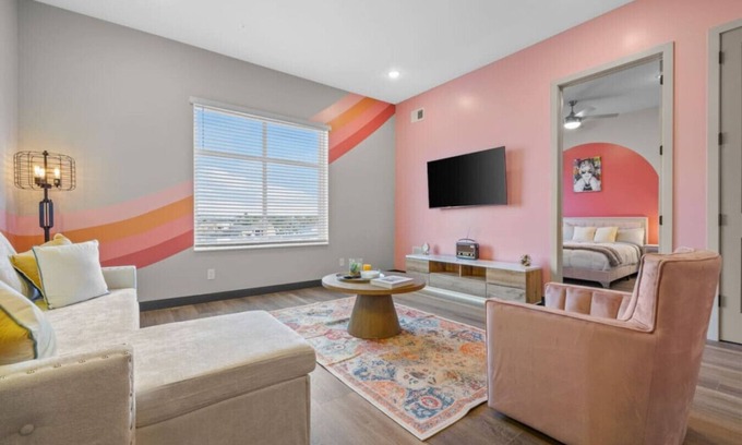 South Nashville Apartment | 2BR, Sleeps 6, 8Min to the Heart of Broadway!