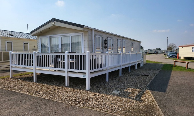 Clacton-on-Sea Cabin | 2BR-Sleeps6-Fireplace-Parking-Patio-Seaside