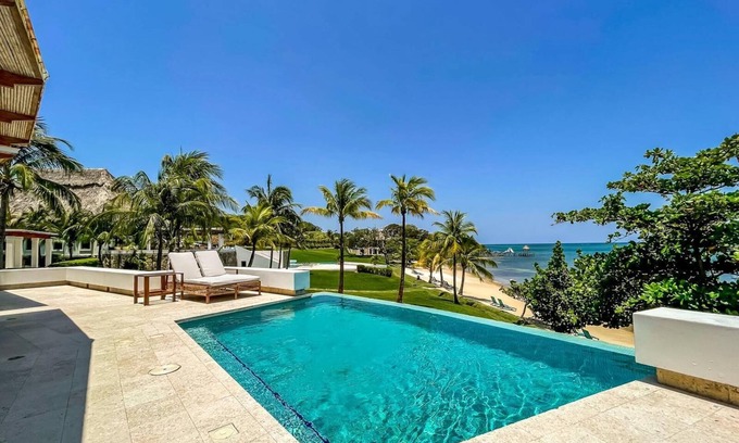 Pristine Bay Villa | 2BR Villa w/pool at Las Verandas (1)