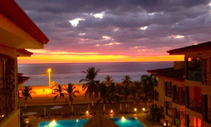 Barrio Los Villalobos Condo | 2n floor Condo with ocean view, wifi, pool, kitchen, 3 bedrooms, 2.5 bath, Jaco