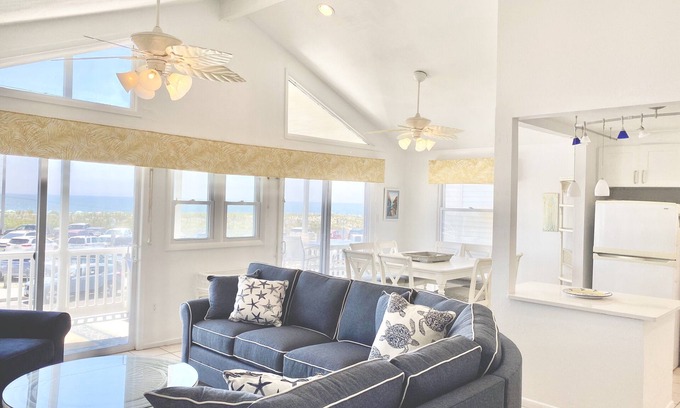 South End House | 2nd Fl Beachfront Panoramic Ocean Views sleeps 12 Pets