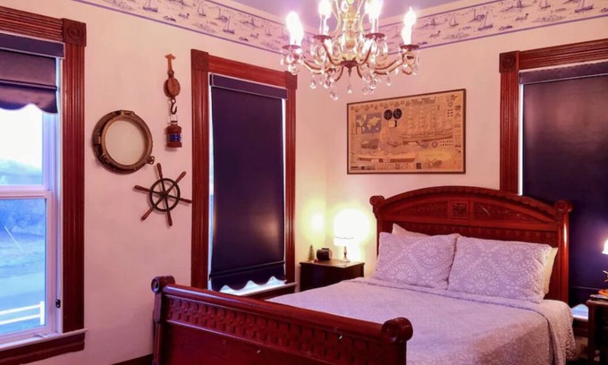 Moss Landing Cabin | 2nd Floor(upstairs/Level 01)- Historic House - Fireplace