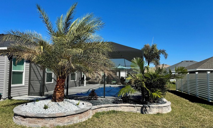 Okahumpka House | 3/2 with a POOL in The Village of Shady Brook!