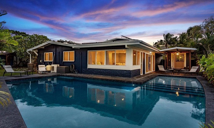 Kailua House | 3,200 sq ft House with Pool, 6 Bedrooms, walking distance to Kailua and Lanikai