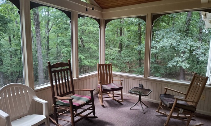 Fuquay-Varina House | 3 Bd/3 Bath,Big yard,screened porch,Pets,mins. Cary,Holly Springs,Apex & Raleigh