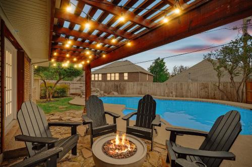 Irving House | 3-BD Backyard Oasis w Pool Patio Firepit
