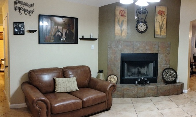 Fillmore House | 3 BDR - Prime spot! Mins from EVERYTHING! - CBD, Fairgrounds, City Park, airport