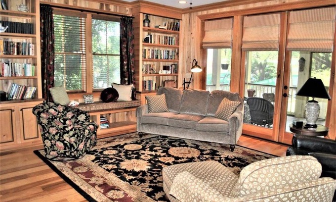 Georgetown House | 3 Bdrm in Georgetown's Historic District