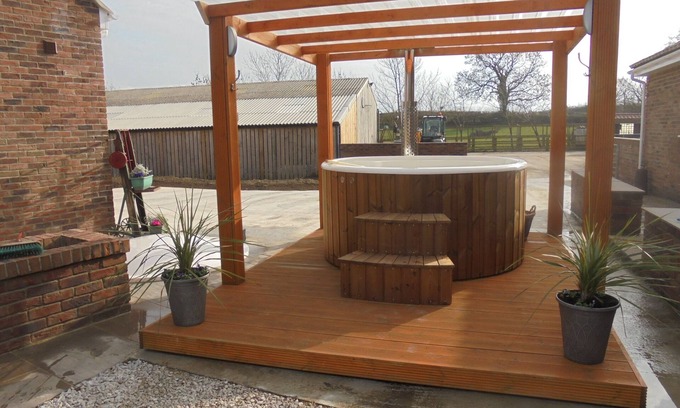 Ferrensby House | 3 bed cottage on farm with hot tub & pool in quiet village in north yorkshire