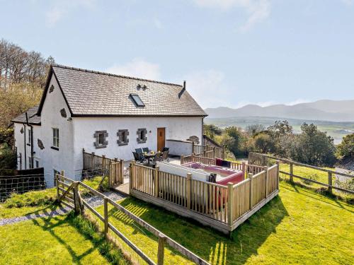 Eglwysbach House | 3 Bed in Conwy 74146