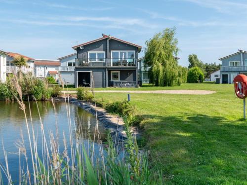 Hopton House | 3 Bed in Hopton 88649