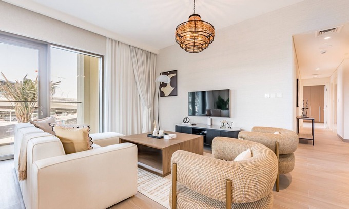 Dubai Apartment | 3 Bed + Maid's Room Near Festival City Mall, Creek Beach by Deluxe Holiday Homes