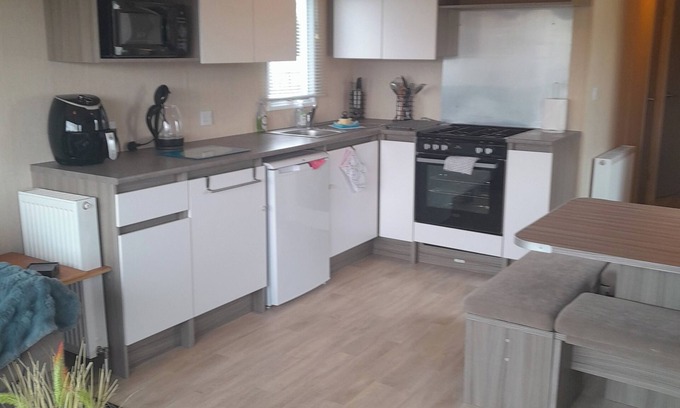 Mablethorpe Cabin | 3 Bed-sleeps 6-pet Friendly-5 Min to Beach