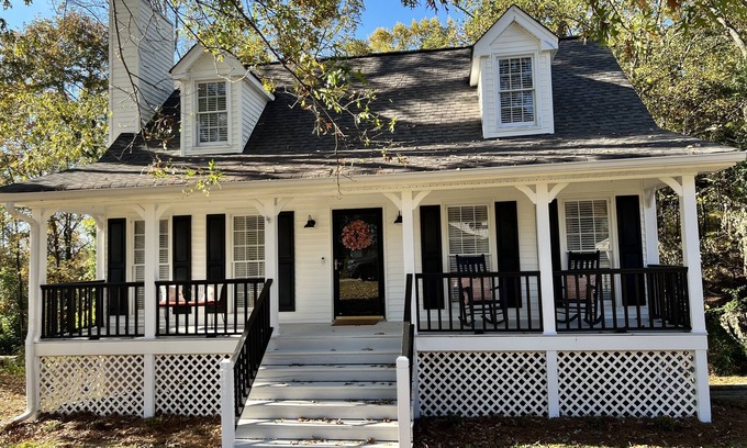 Flowery Branch House | 3 bedroom, 2 full baths, plus finished basement with additional bed