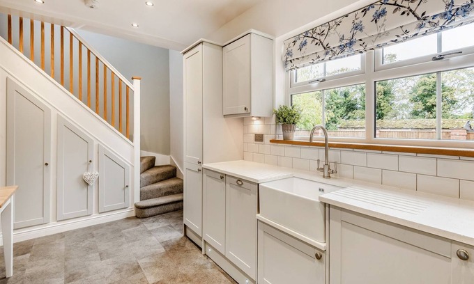 Grimsby Cottage | 3 bedroom accommodation in Tetney Lock