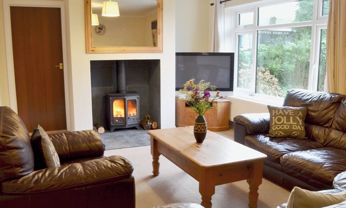 Sturminster Marshall Cottage | 3 bedroom accommodation in Sturminster Marshall, near Wimborne