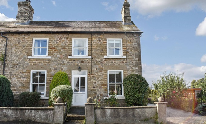 Bedale Cottage | 3 bedroom accommodation in Hackforth, Bedale