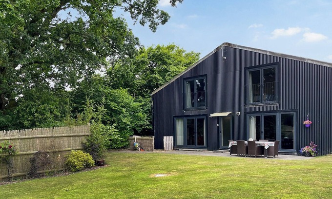 New Forest District Cottage | 3 bedroom accommodation in Damerham, near Fordingbridge