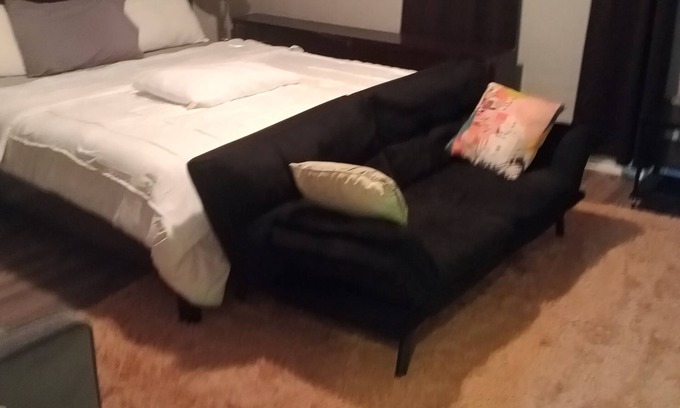 McKeesport House | 3-bedroom building in charming McKeesport with AC, WiFi,porch