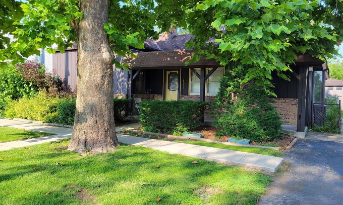 Leroy House | 3-bedroom, fully-furnished home in the country w/enclosed backyard