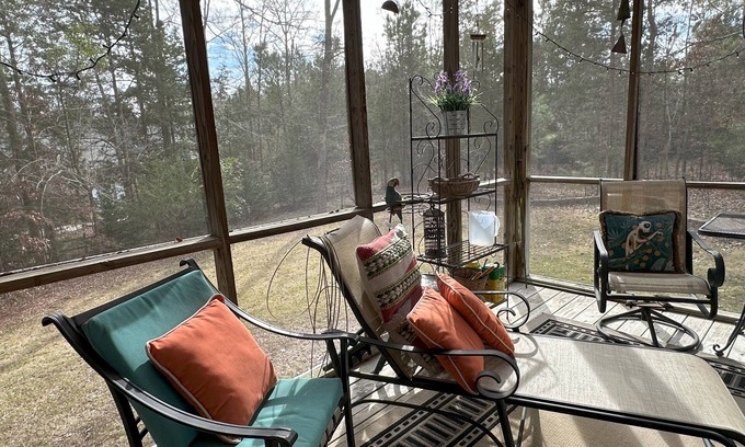 Lake Murray of Richland House | 3-bedroom home in welcoming Irmo with AC, Wi-Fi. Enjoy your stay