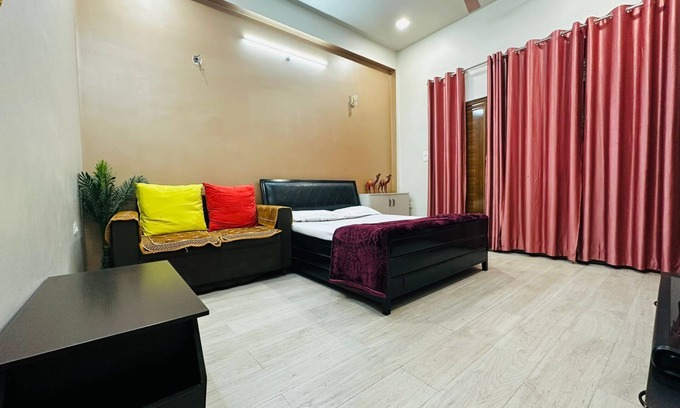 Jhusi Villa | 3-bedroom Homestay in Triveni Sangam Kumbh Prayagraj