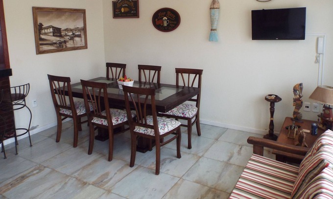 Torres House | 3 bedroom house in condominium with pool 3 blocks from the sea