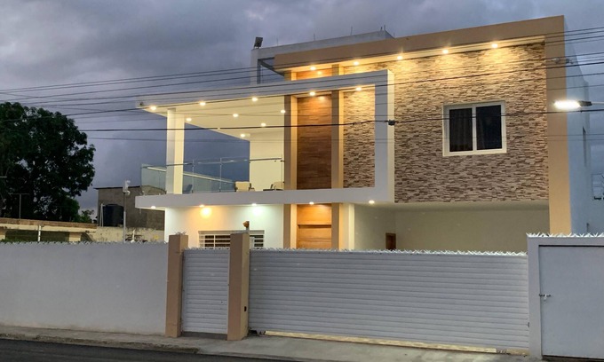 Cotui House | 3-bedroom house in Cotui with AC and fan