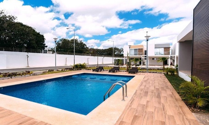 Cancun House | 3 Bedroom House with shared pool in downtown Cancun