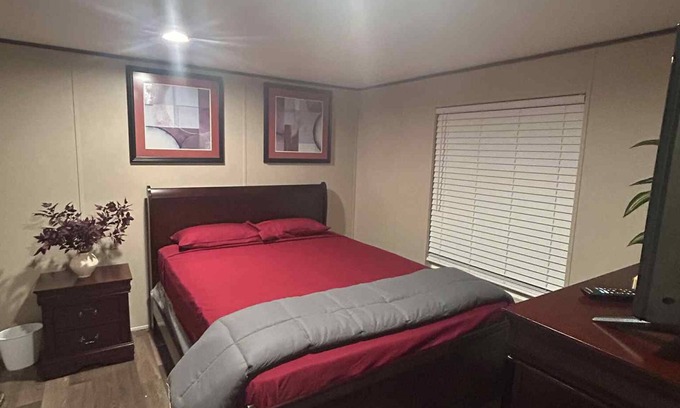 Florence House | 3-bedroom mobile home in Florence, SC