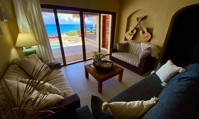 La Gloria House | 3 Bedroom Private Home with Pool!