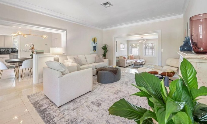 La Gorce Apartment | 3 Bedroom Single family 325518 by Houzlet