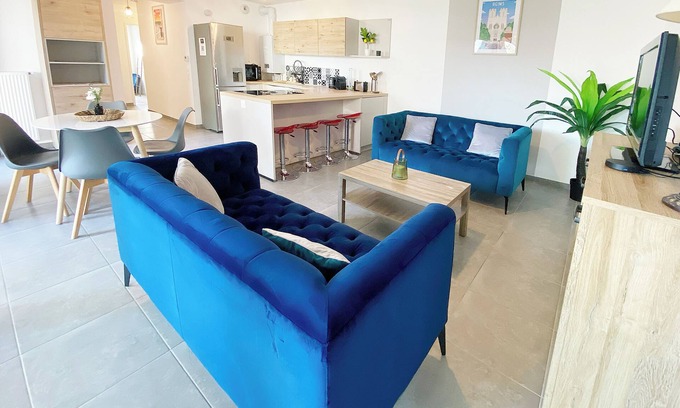 Coutures House | 3 bedroom townhouse with garden, terrace and private parking