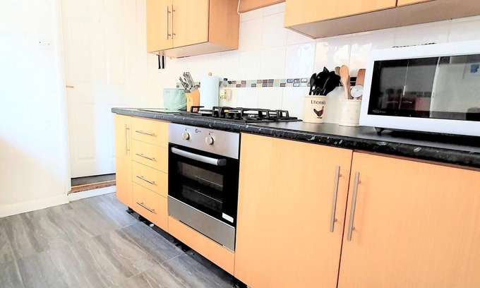 Sittingbourne House | 3-bedroom Victorian house with Superfast Wi-Fi