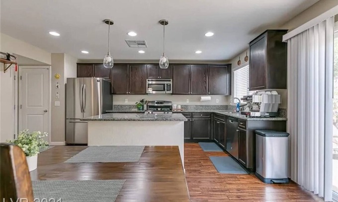 Las Vegas House | 3 beds 2.5 Baths - 18 miles from Downtown Nevada