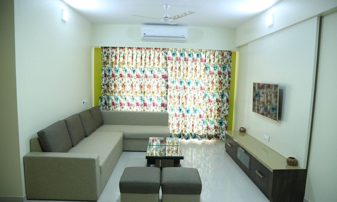 Borivali West House | 3-BHK Fully Furnished Service apartment for 6 Packs.