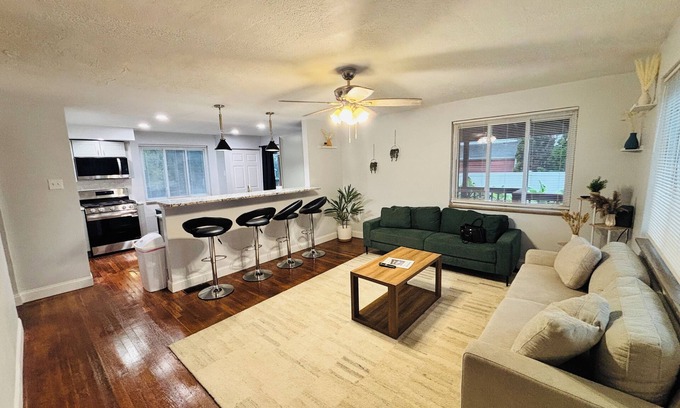 West Mifflin House | 3 BR House with pool Near Kennywood, Restaurants, Golf, Pittsburgh