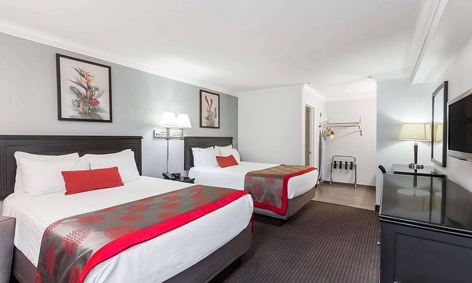 Temecula Hotel | 3 Comfortable Space Minutes from Top Attractions!