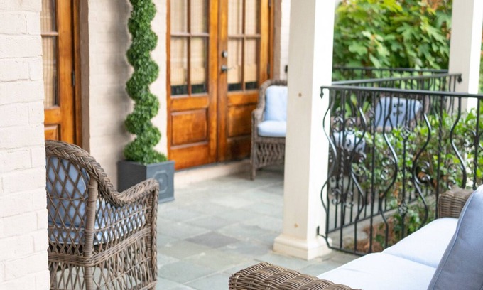 Oxford House | 3 King Beds - Free shuttle to Square & Campus on Gamedays