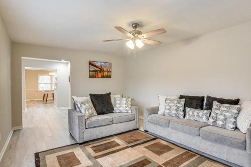 Terry Sanford House | 3 Mi to Dtwn Fayetteville Home with Pool Table