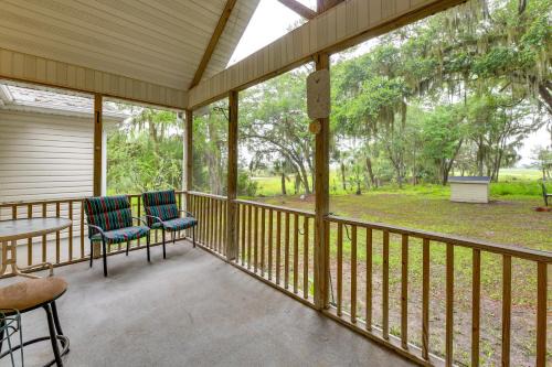 Beaufort House | 3 Mi to Historic Dtwn Family Retreat in Beaufort!