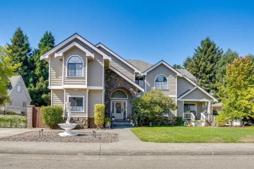 Eureka House | 3 Mi to Sequoia Park Zoo Spacious Home with Sunroom