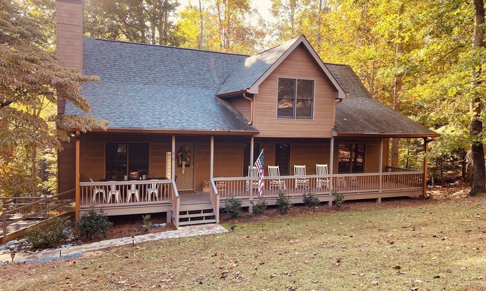 Dahlonega House | 3 miles to downtown! Renovated Luxury Cabin - wine cellar, firepit, theater room