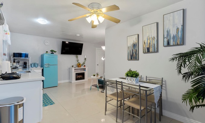 Las Vegas House | 3 miles to the strip 1 BR 1 bath with private entry/yard In-Law house. Peaceful