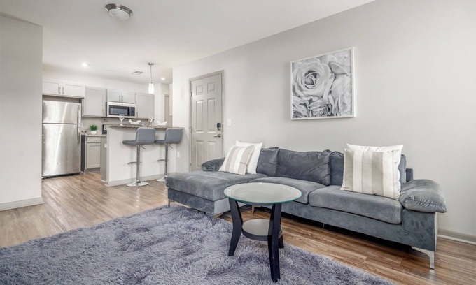 Sherwood Park Apartment | 3 mins Frm Arsenal-Bridge Street.