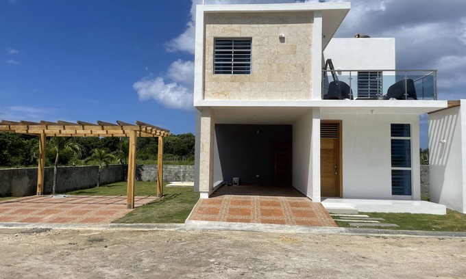 Centro Villa | 3 minutes from the beach! Newly built Villa with pool