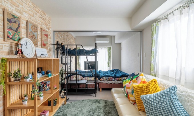 Shinsekai Apartment | 3 minutes walk from Ebisu station, 30 minutes from USJ, 10 minutes walk from Namba and Nihonbashi! 24h supermarket 2 min walk, many convenience stores, Don Quijote, Tsutenkaku Tower and other tourist attractions nearby!